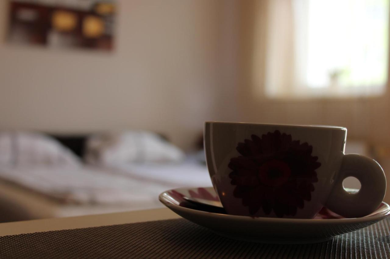 Momo'S Studio Apartment Суботиця Екстер'єр фото