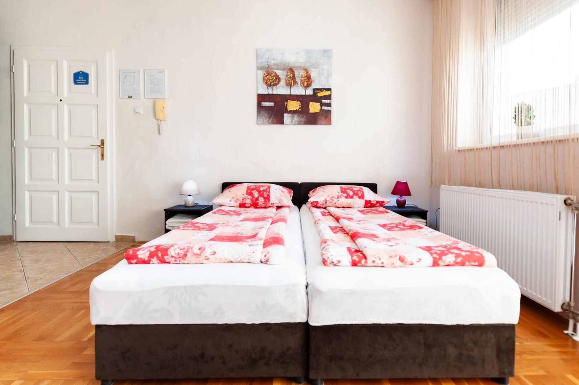 Momo'S Studio Apartment Суботиця Екстер'єр фото