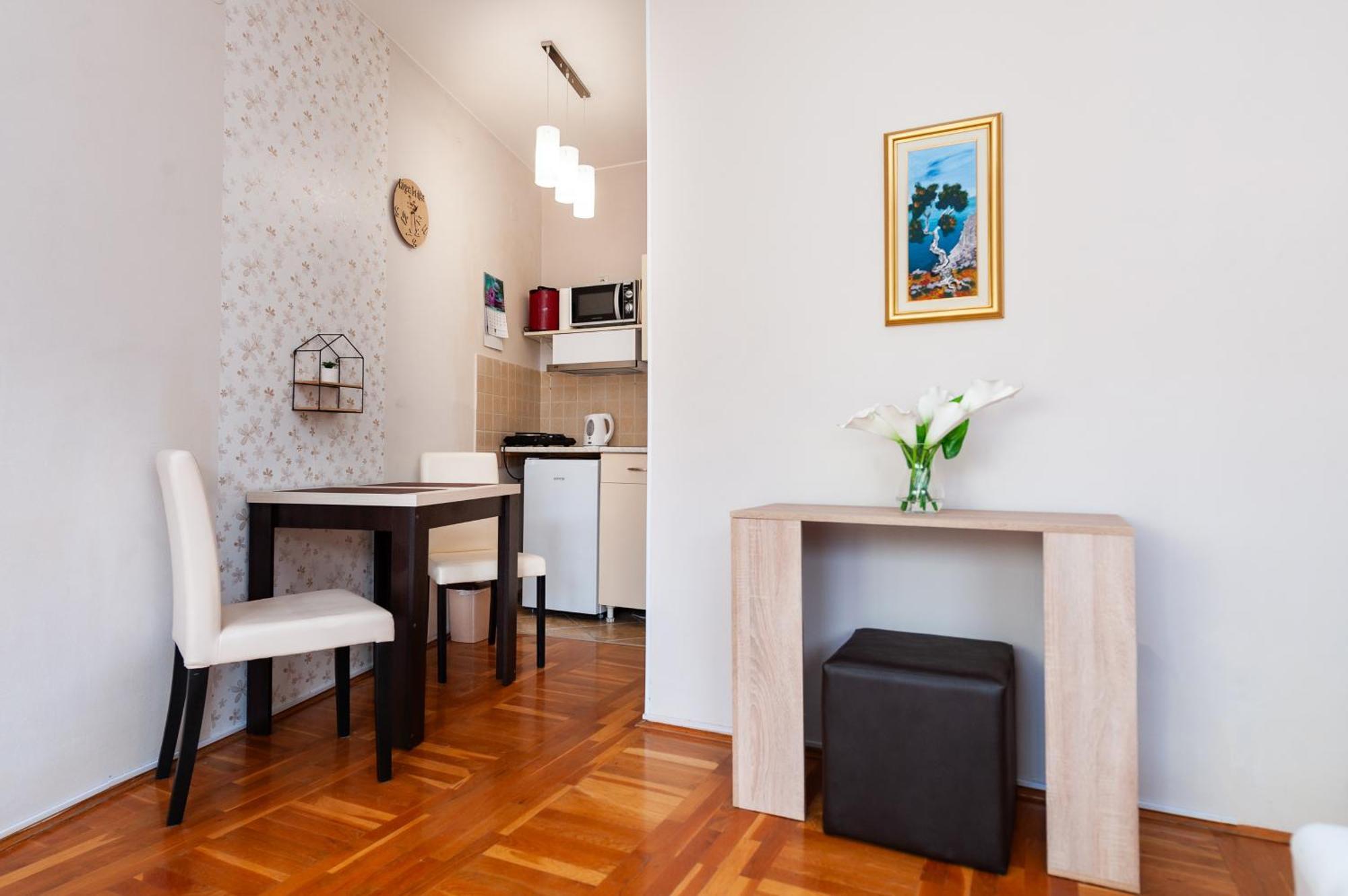 Momo'S Studio Apartment Суботиця Екстер'єр фото
